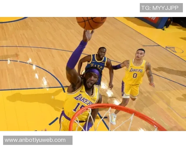 扎威替补表现出色28分钟内14投8中三分命中率高达50砍下20分助力球队进攻稳定